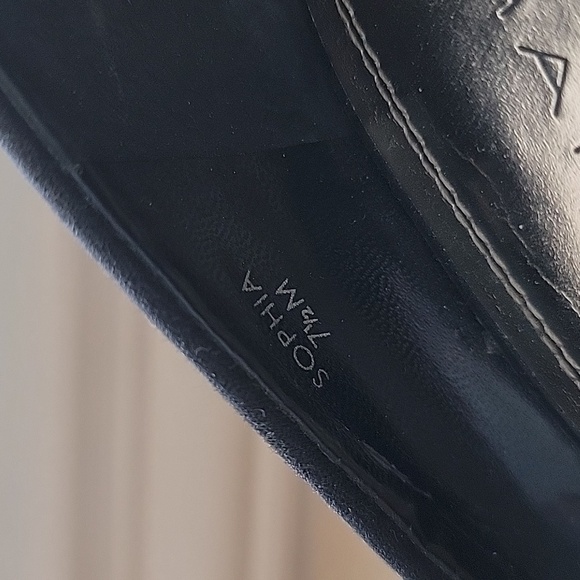 Tahari Sophia Pumps Black - Picture 9 of 9